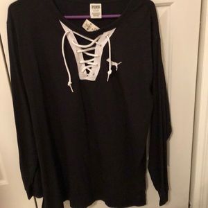 Black and white Logo on back pullover NWT